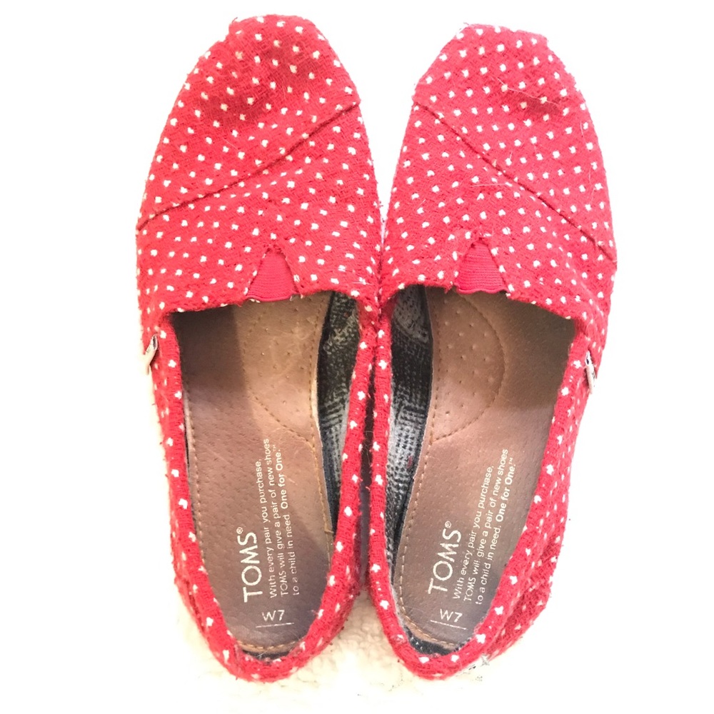Red & White Polka Dot TOMS - W7